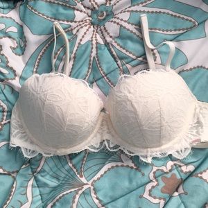 Victoria’s Secret PINK Date push up bra